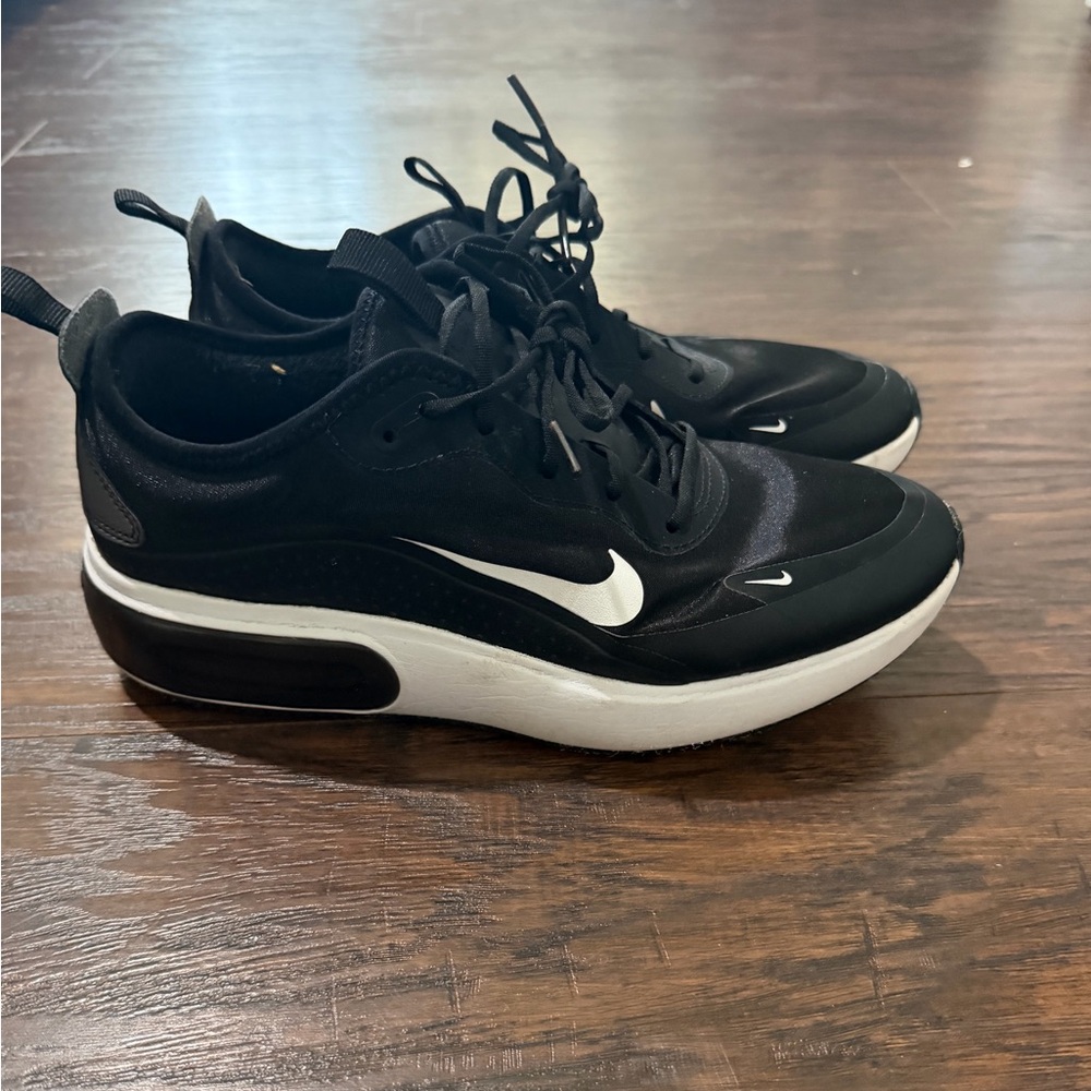 Nike Black and White Athletic Shoes